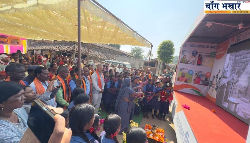 sm-840x480 विकसित भारत संकल्प यात्रा से जुड़ रहे ग्रामवासी, योजनाओं का मिल रहा लाभ